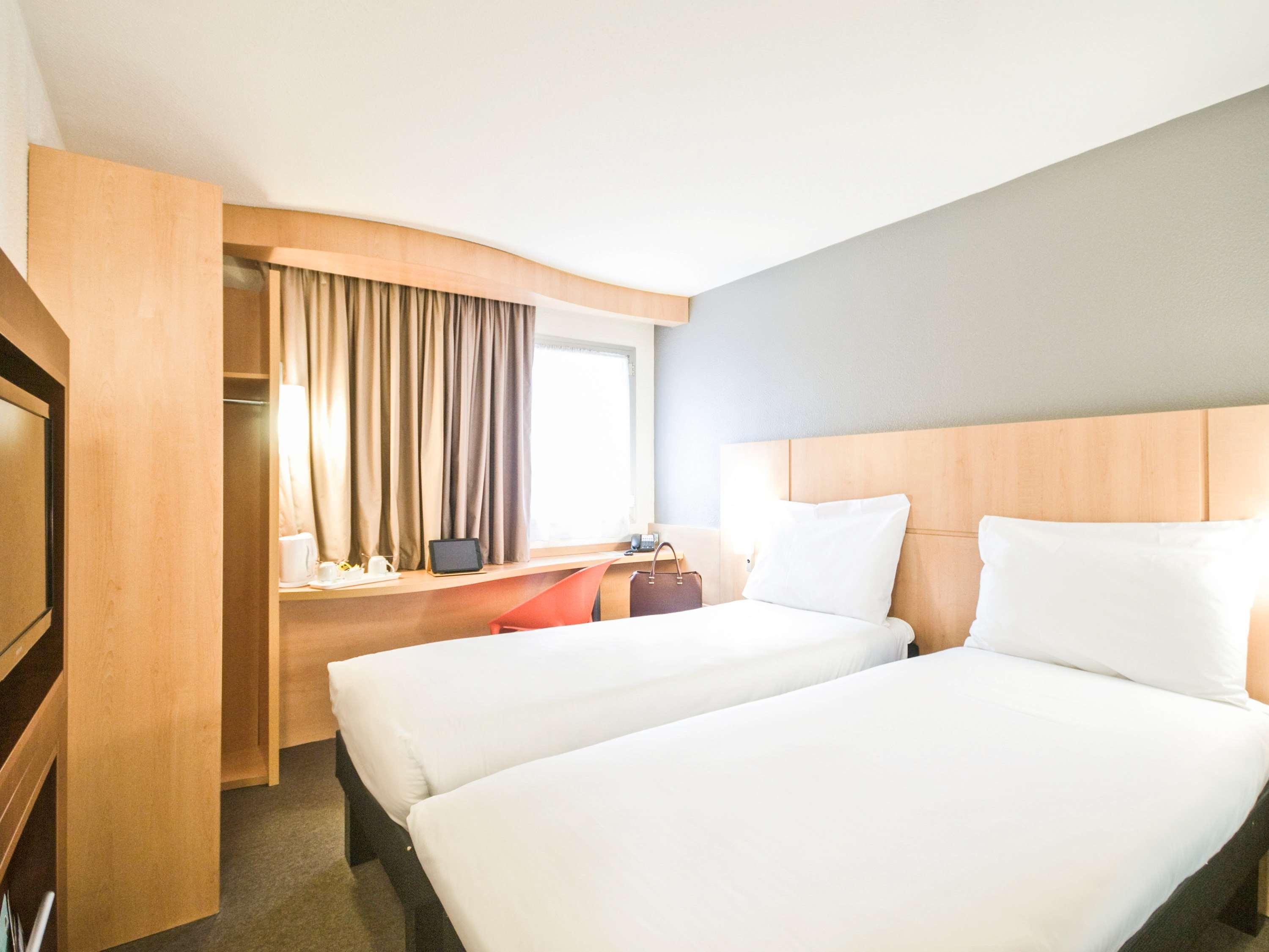 Ibis London Heathrow Airport 3* Hillingdon