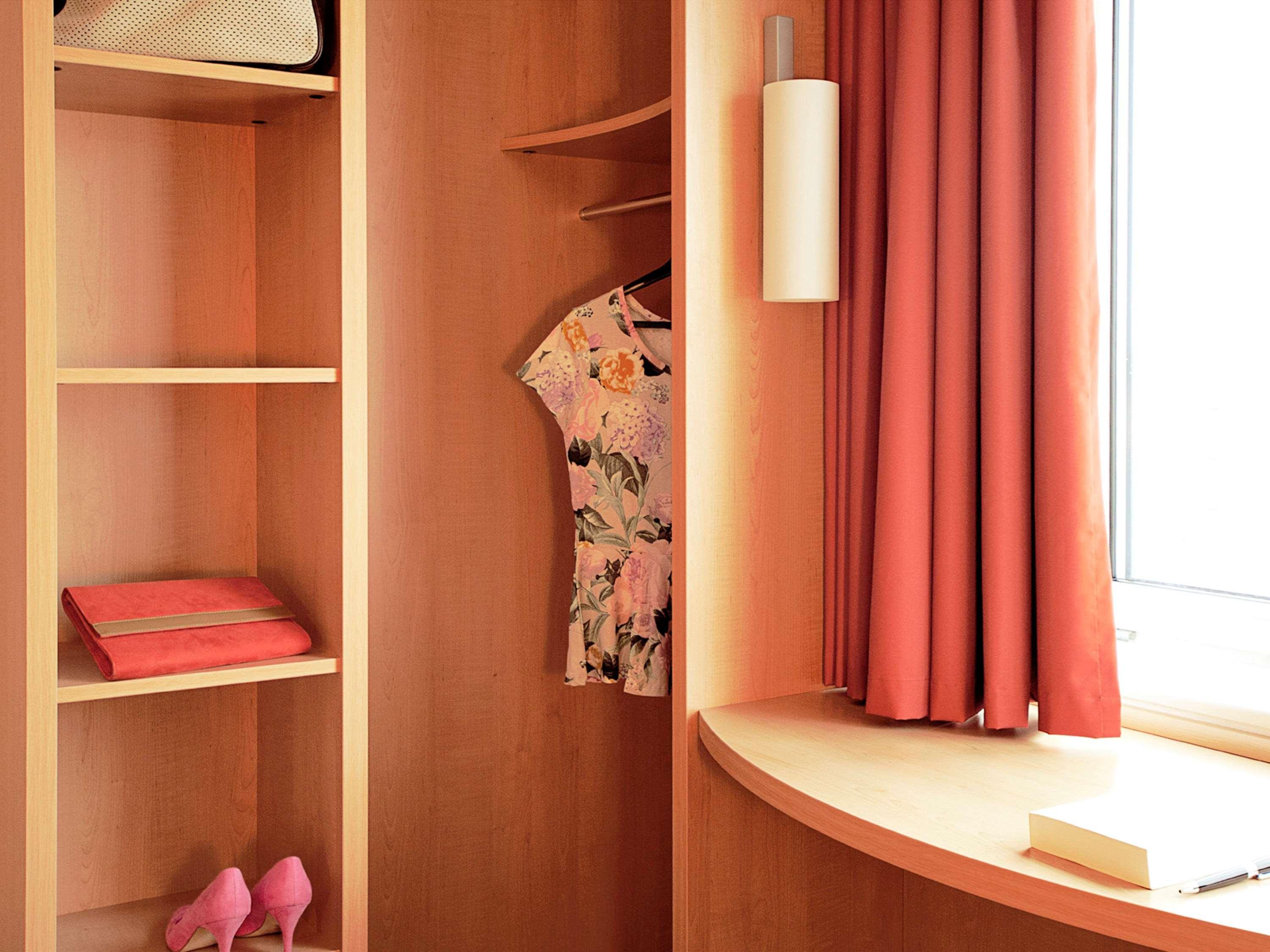Ibis London Heathrow Airport 3* Hillingdon
