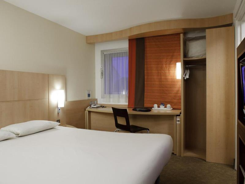 Ibis London Heathrow Airport 3*