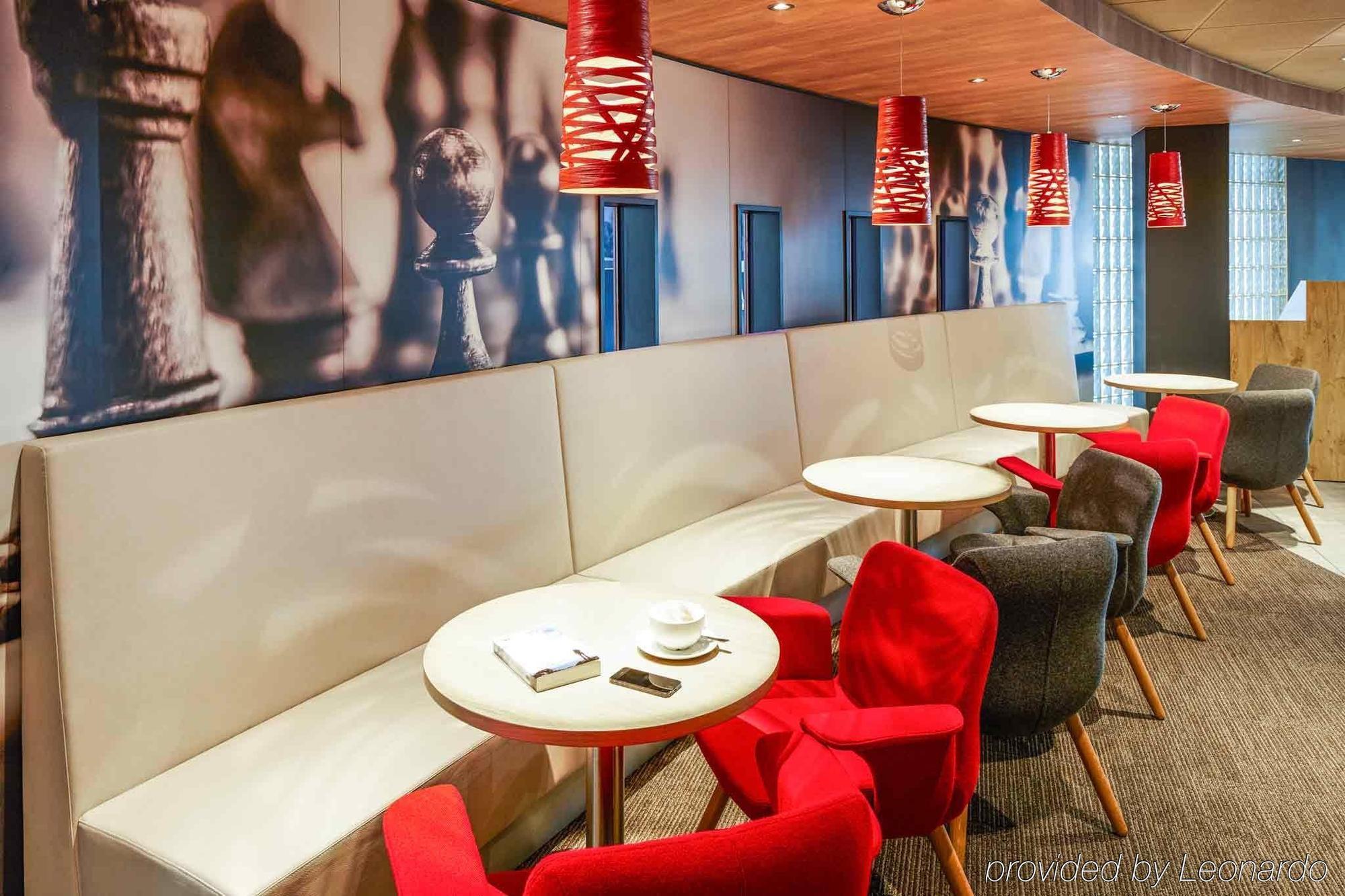Ibis London Heathrow Airport 3*